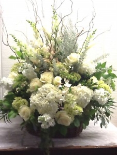 Natural Remembrance/Hydrangea,Roses,Snaps,Wax,Curly Willow