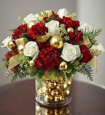 A Diamond Treasures/Carnations,Roses,Minni Hydrangea, Ornaments