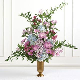 Altar Arrangement/Hydrangea,Alstro,Fuji,Daisy