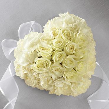 Inside Heart Adored/Carnations,Roses
