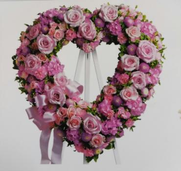 Garden Heart/Hydrangea,Roses,Carns,Mums,Buttons/18\"