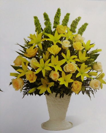 Sunrise Basket/Bells Of Ireland,Roses,Lilly,Solidego