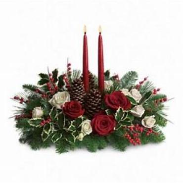 A Perfect Christmas/Roses,Pine Cones,Berries,Holly