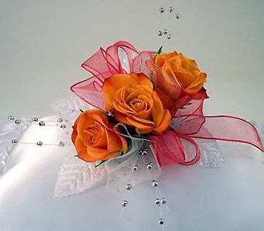 Corsage/Roses/Color Optional