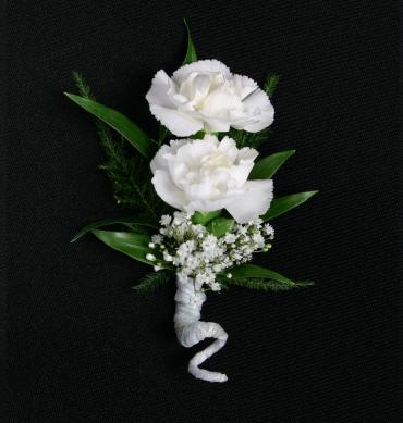 Boutonniere/Minnie Carns,Baby Breath/Colors are Optional
