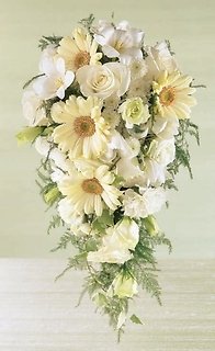 Chapel Bouquet/Carns,Rose,Gerbs,Lisianthus,Buttons