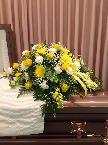 A Casket Spray/Carns,Fujis,Roses,Snaps
