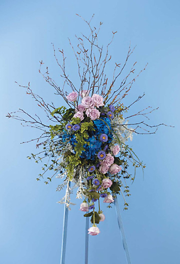 Woodsy Standing Spray/Hydrangea,Roses,Asters
