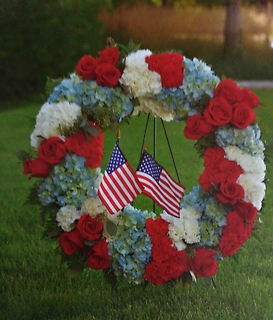 Soldier Wreath/Roses,Hydrangea,Carnations