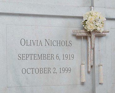 White Bouquet with Cross/Rose,Stock