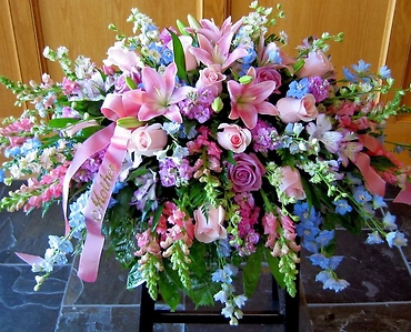 A Casket Spray/Stock,Snaps,Roses,Lilly,Alstromeria,Delph