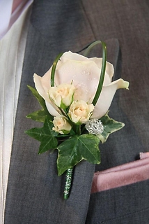 Boutonniere/Rose,Baby Breath/Color Optional