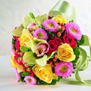 Mix Bouquet/Rose,Spray Rose,Hypericum,Cymbidium Orchid,Matsumoto