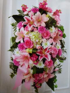 Solitude Stand/Carns,Roses,Hydrangea,Stock,Lilly