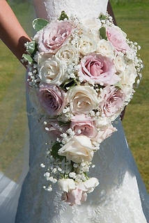 Luxurious Bouquet/Roses,Baby Breath