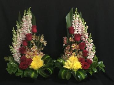 Memorial Urn Arrangement/Snaps,Roses,Fuji,Alstro/CLICK FOR PRICE