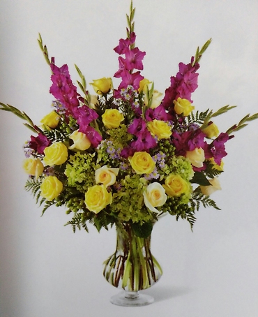 Touch of Heart/Roses,Glads,Hypericum,Hydrangea,Monte Casino