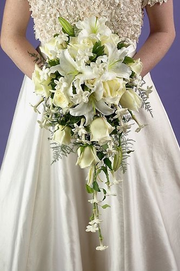 Adoring Love/Lilly,Roses,StephAnotis